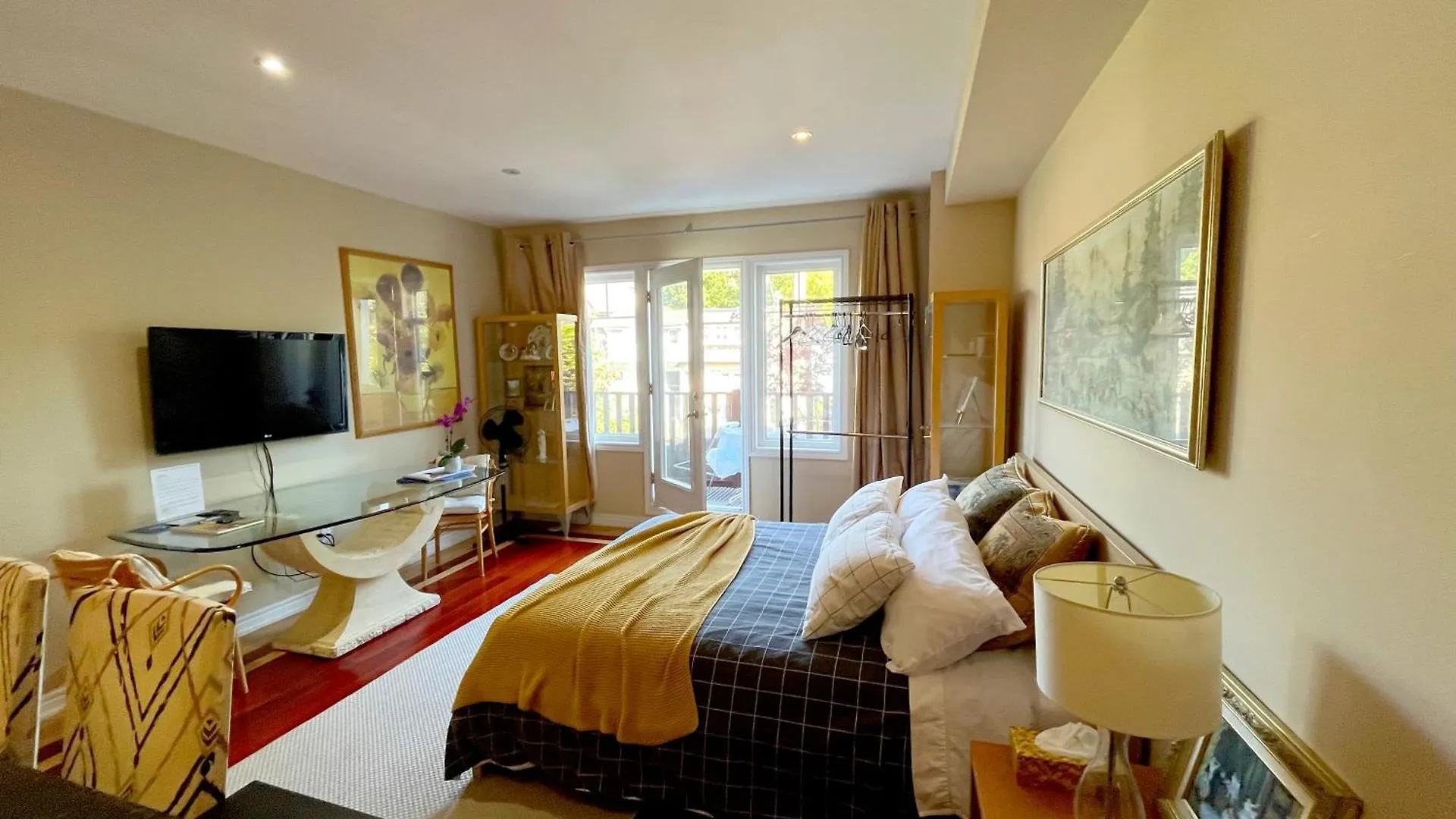 홈스테이 Stunning Rooms In Townhouse Across The Beach 토론토 캐나다