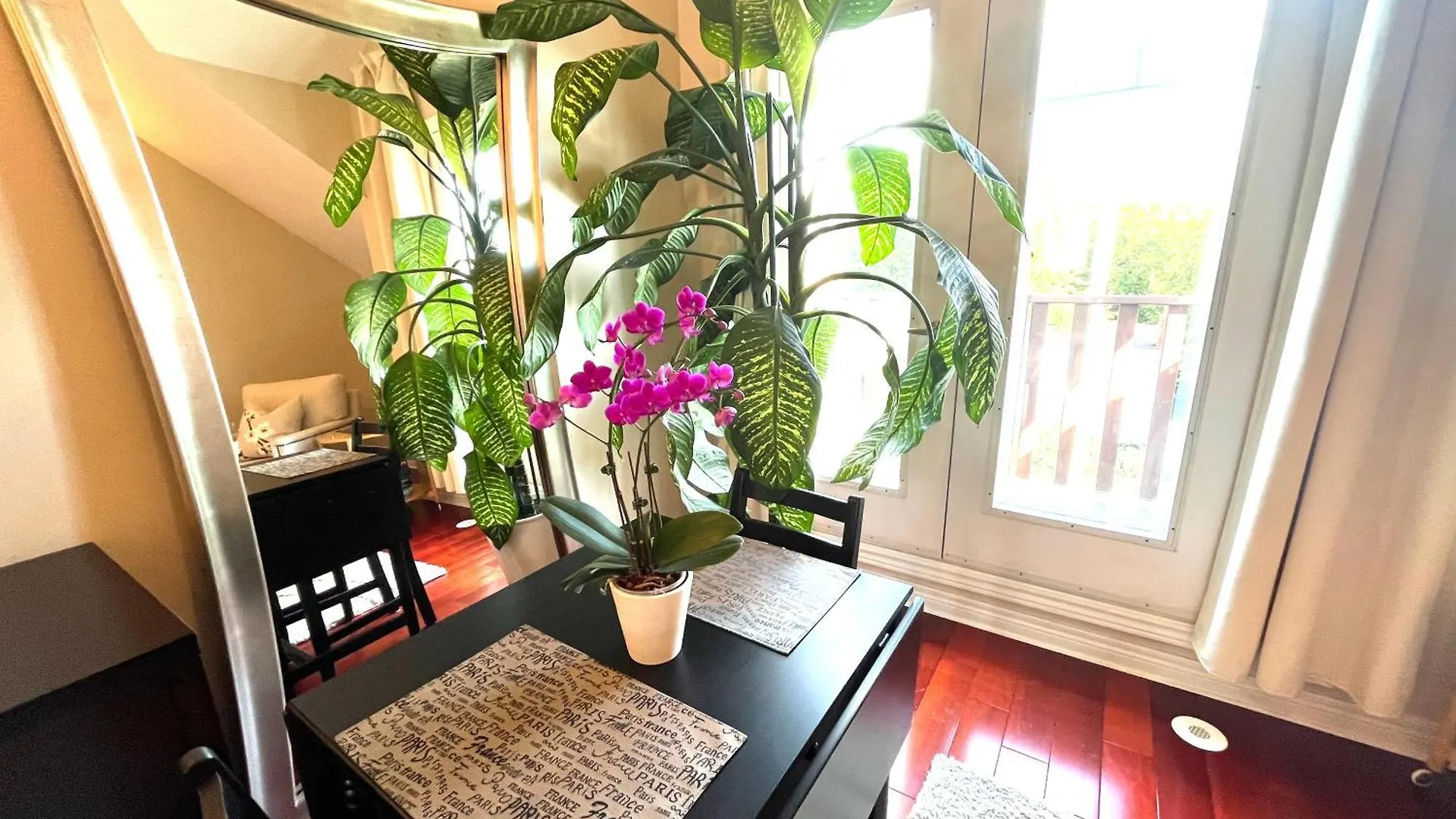 Stunning Rooms In Townhouse Across The Beach Toronto Quarto em Acomodações Particulares