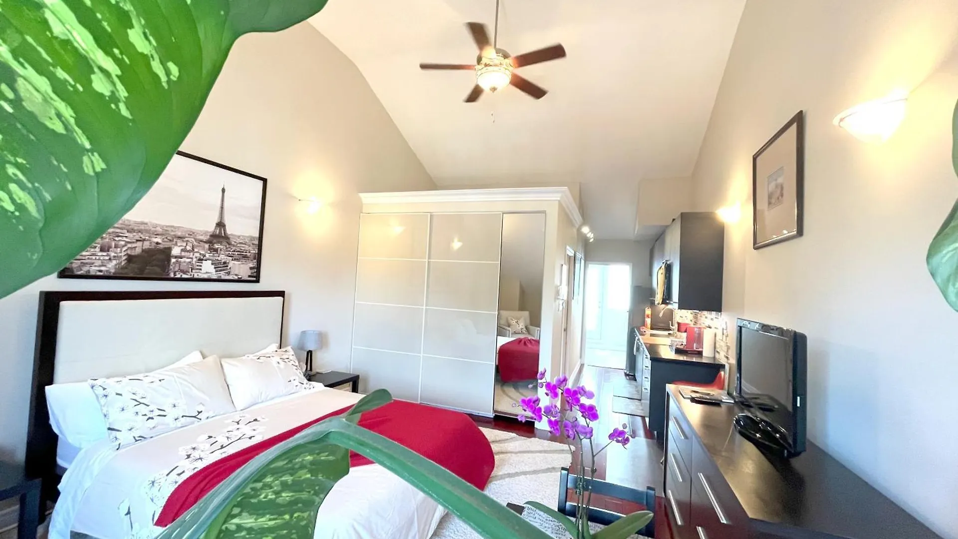 Quarto em Acomodações Particulares Stunning Rooms In Townhouse Across The Beach Toronto Canadá