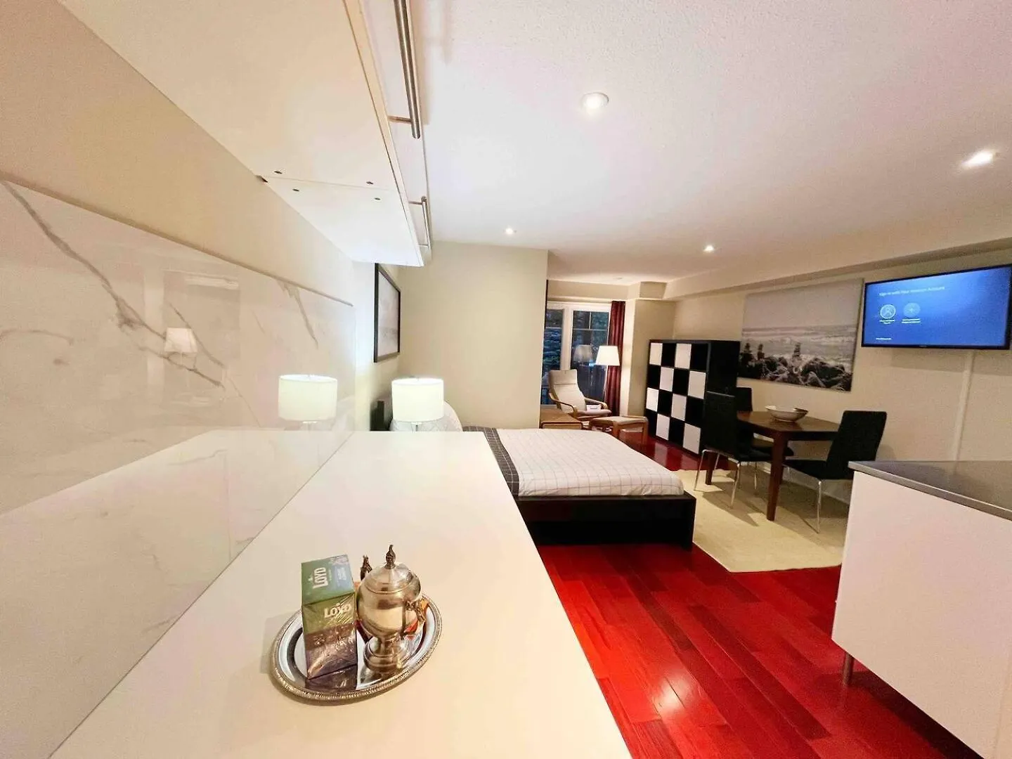 Stunning Rooms In Townhouse Across The Beach Toronto