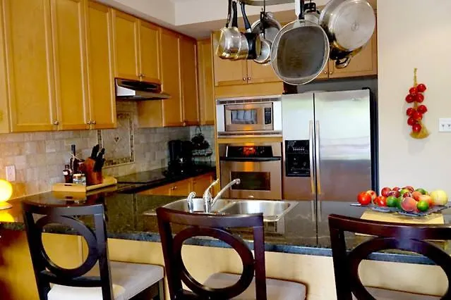 Quarto em Acomodações Particulares Stunning Rooms In Townhouse Across The Beach Toronto