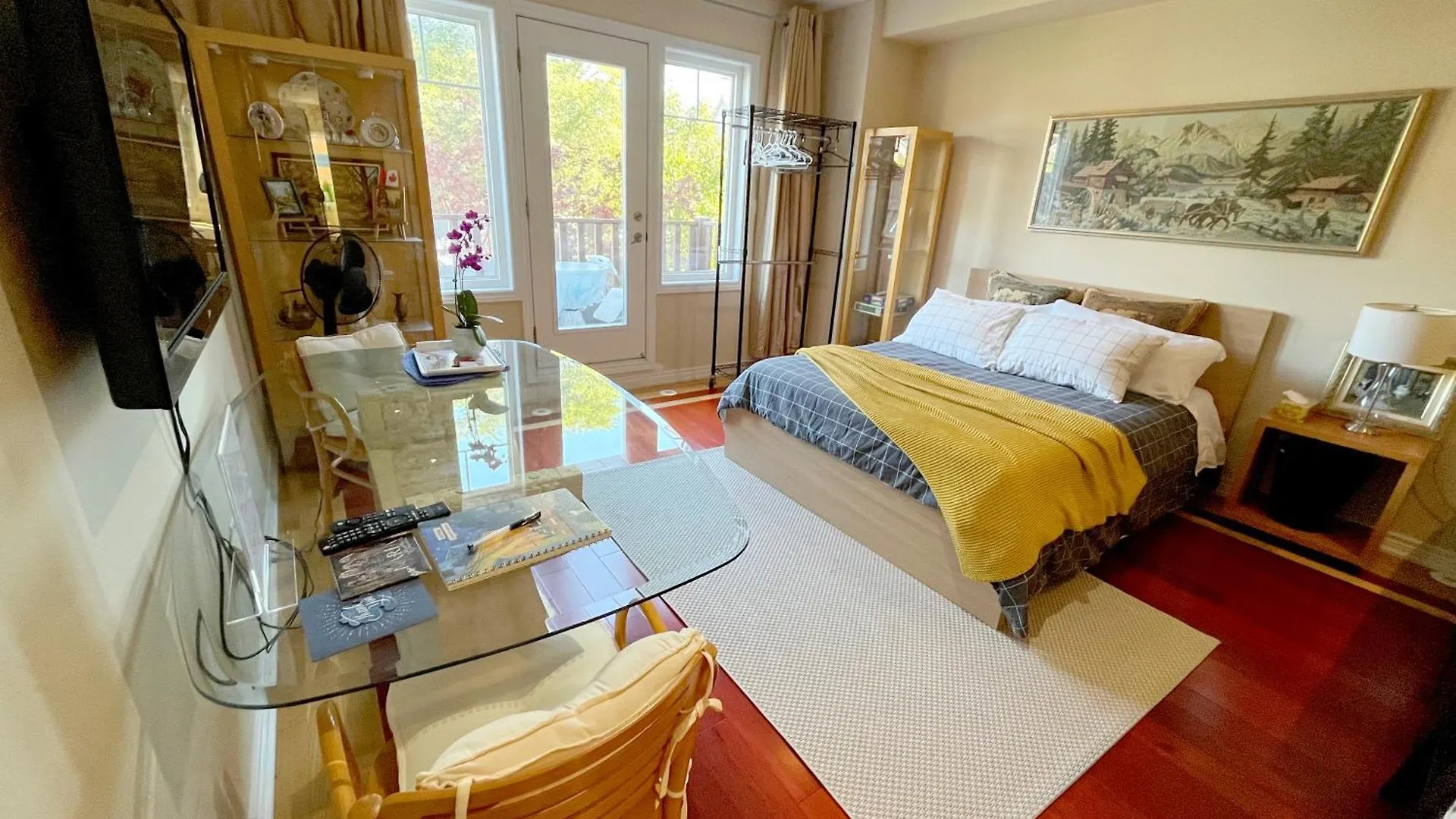 Quarto em Acomodações Particulares Stunning Rooms In Townhouse Across The Beach Toronto Canadá
