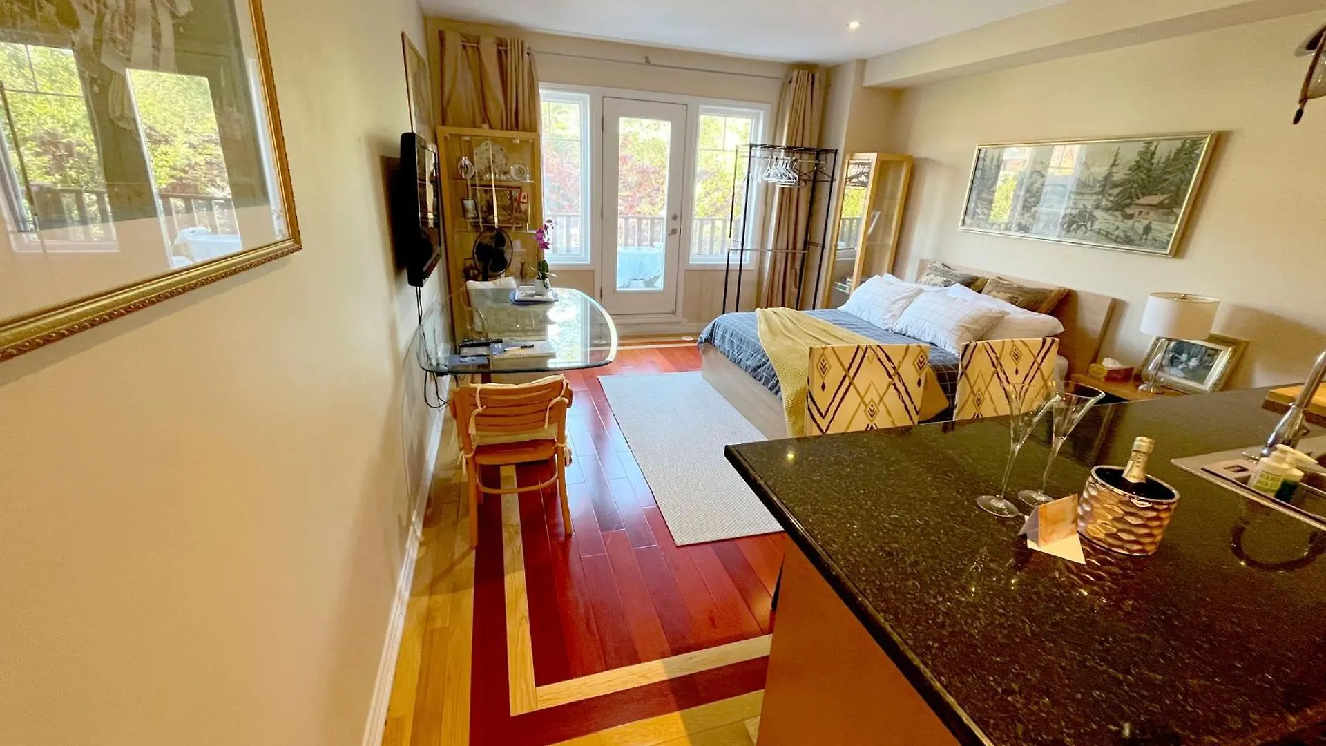 Stunning Rooms In Townhouse Across The Beach Toronto Canadá